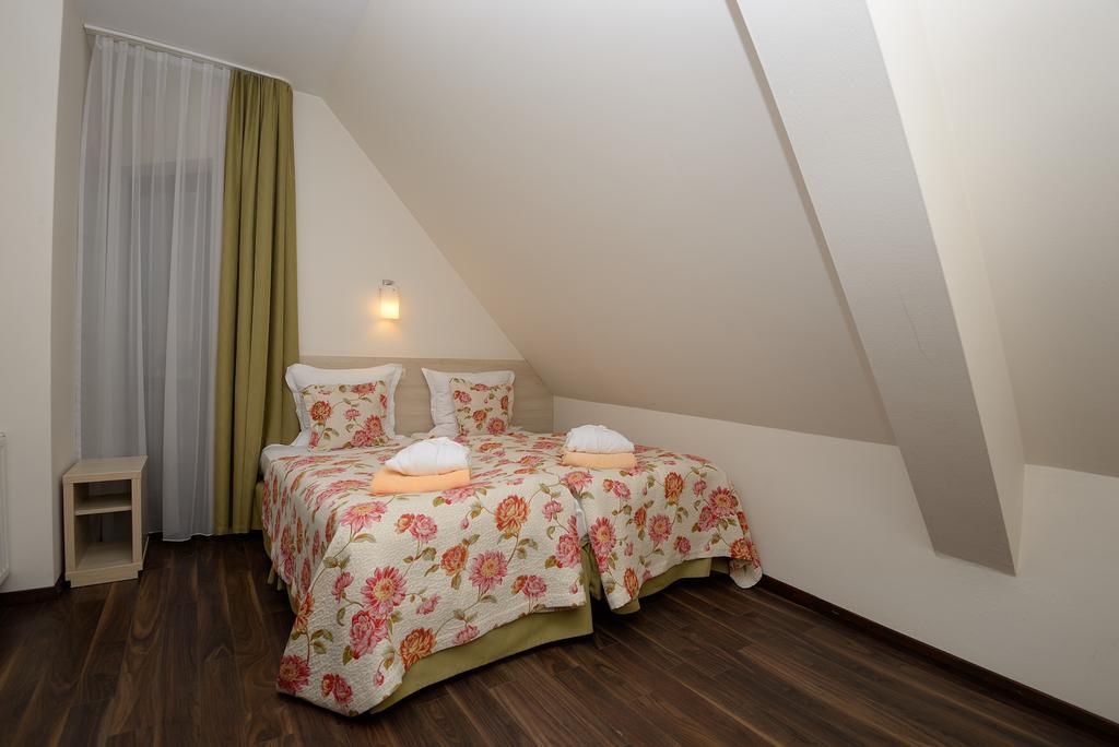 Hotel Nad Przelomem Sromowce Niżne Стая снимка