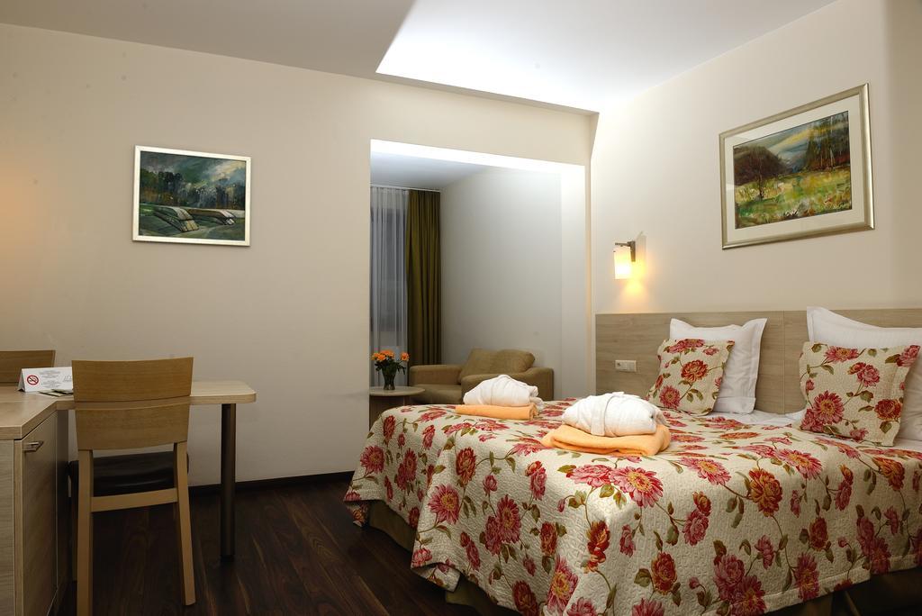 Hotel Nad Przelomem Sromowce Niżne Екстериор снимка