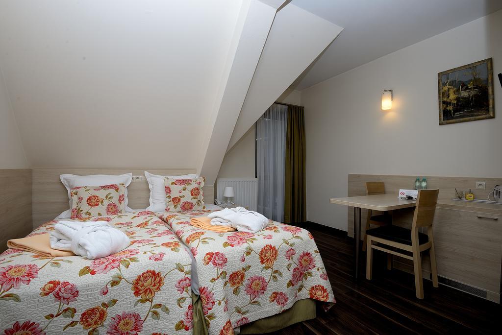Hotel Nad Przelomem Sromowce Niżne Екстериор снимка